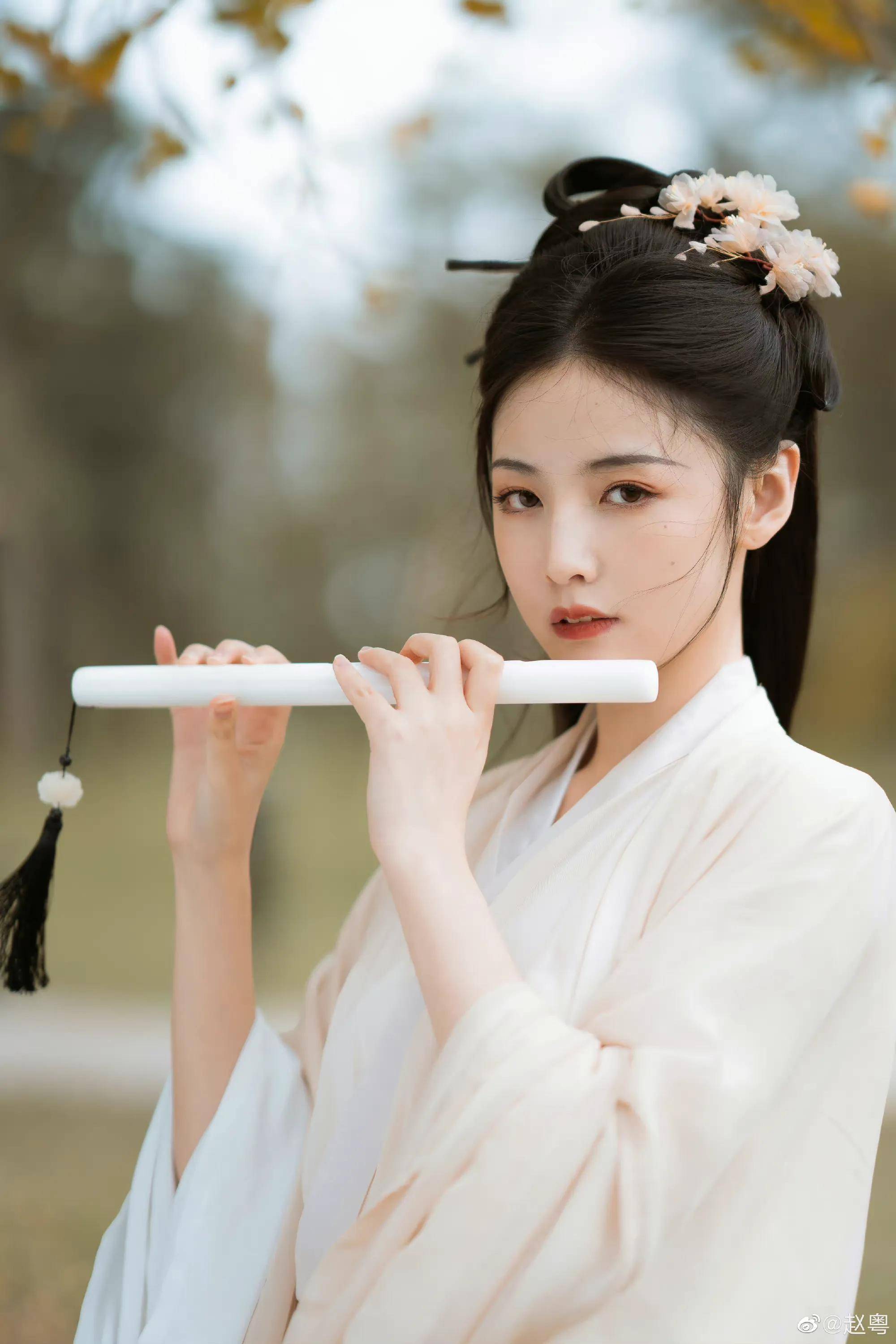赵粤银杏树下古风写真,仙气飘飘,唯美浪漫,氛围感满满_少女_感觉_一手