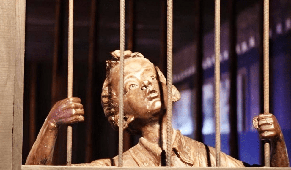 "小萝卜头"生前仅留下一张8个月大的照片,不听话时不到9个月_徐林侠