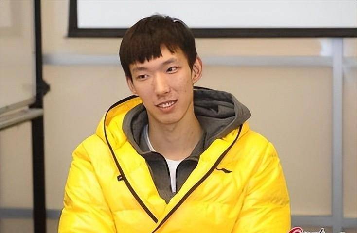 周琦的最后选择是韩国联赛的一支球队并同时证明自己不是波兰人.