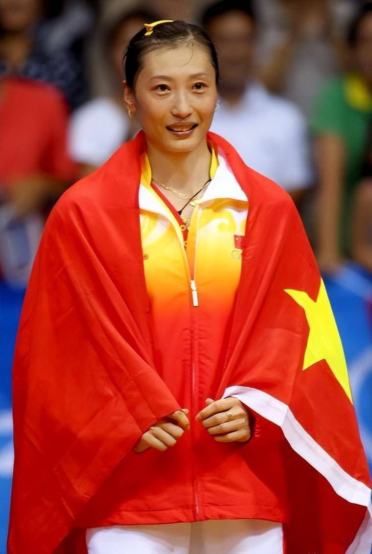 羽毛球张宁:有过一段失败的婚姻,二婚嫁大11岁李昂,47岁显富态_于洋