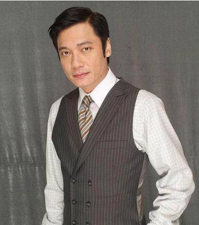 57岁影帝罗嘉良返港求诊,现身病症中心,出入病症医疗中心惹揣测_癌症