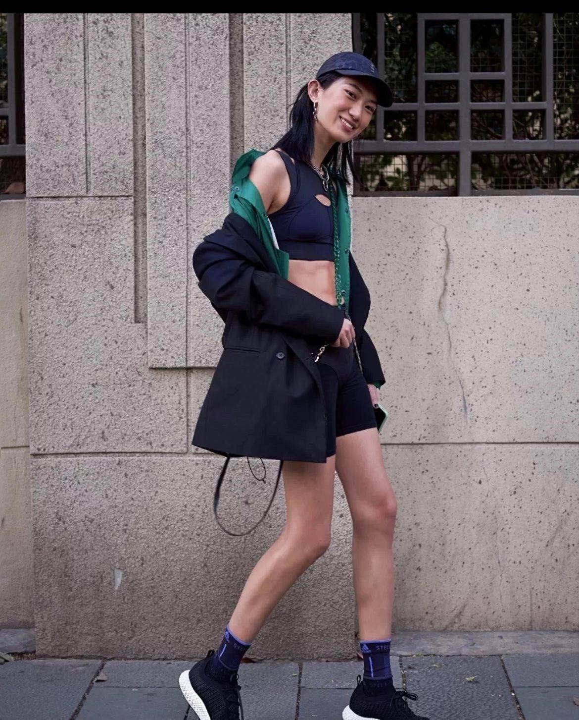 "天使超模"吴月充分体现了娱乐圈"崇高下台"_节目_小鹿_绿色