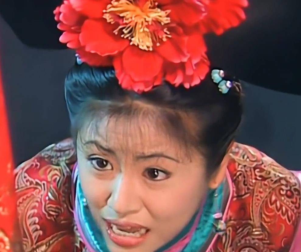 童年噩梦容嬷嬷,看她如何收拾不守宫规的小燕子和紫薇_令妃_皇帝_关系