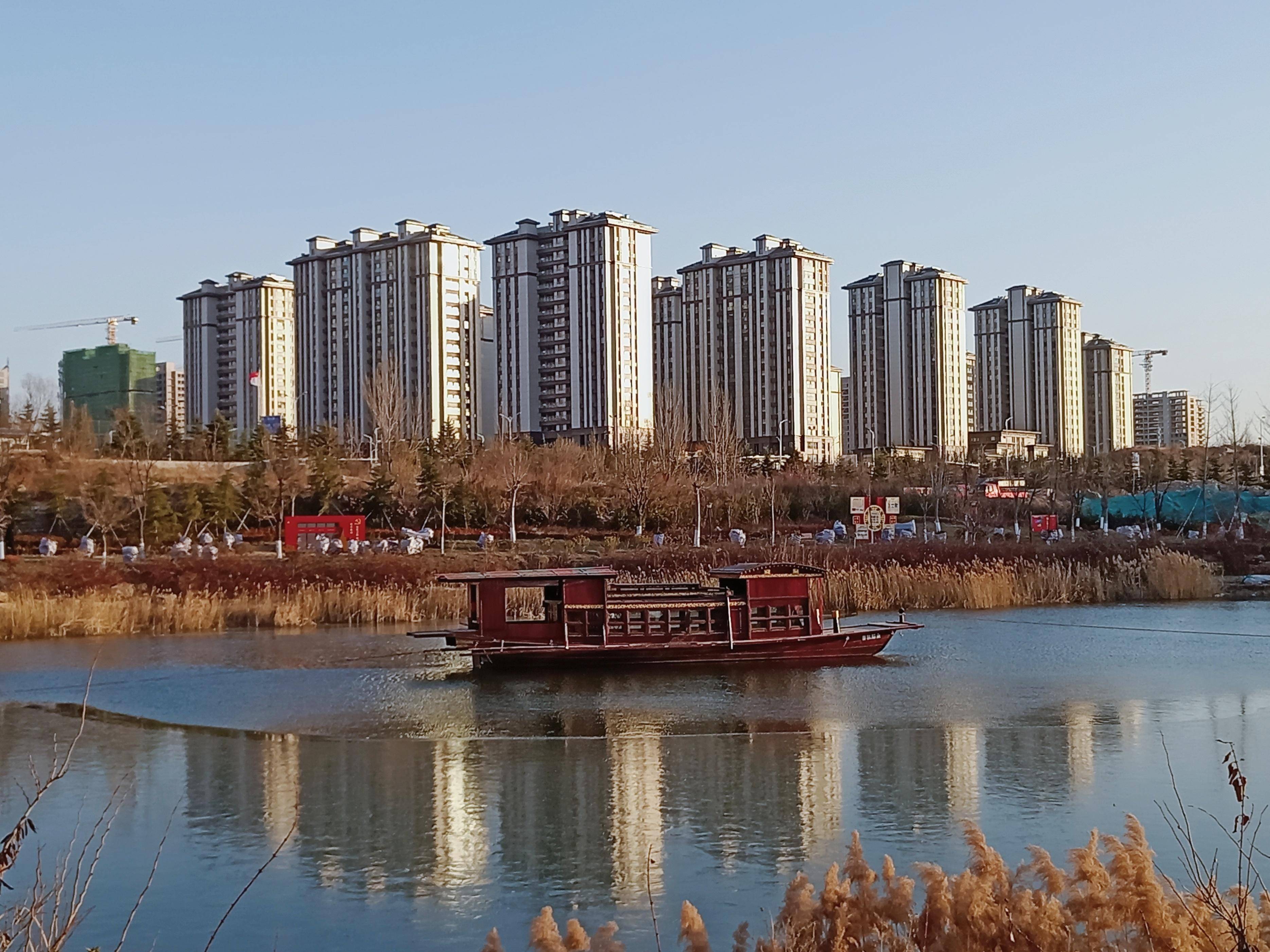 山东新泰滨湖新区大学城建设进度如何?_项目_公园_山路