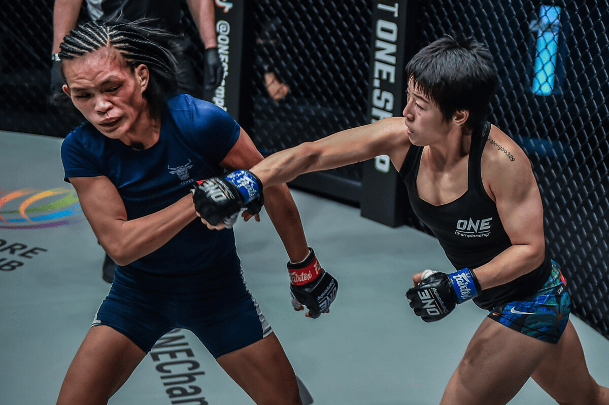 "one:巅峰系列赛9"女子ko猛将对决,孟博恶战巴西"怪兽"_卡多索_比赛