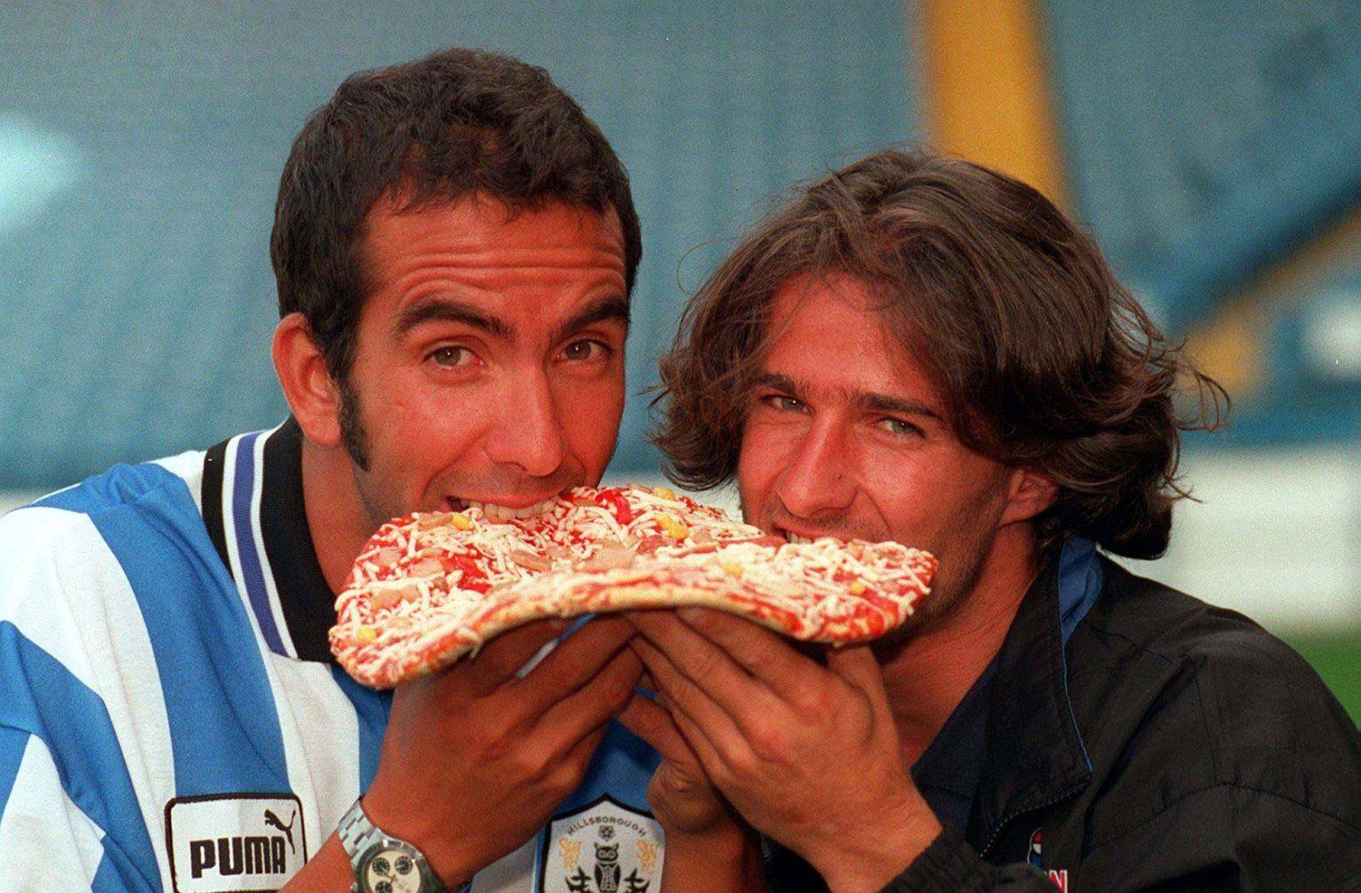 米兰10号球衣,巅峰期转投英超弱旅,球风与颜值并存_博尼_意大利_谢