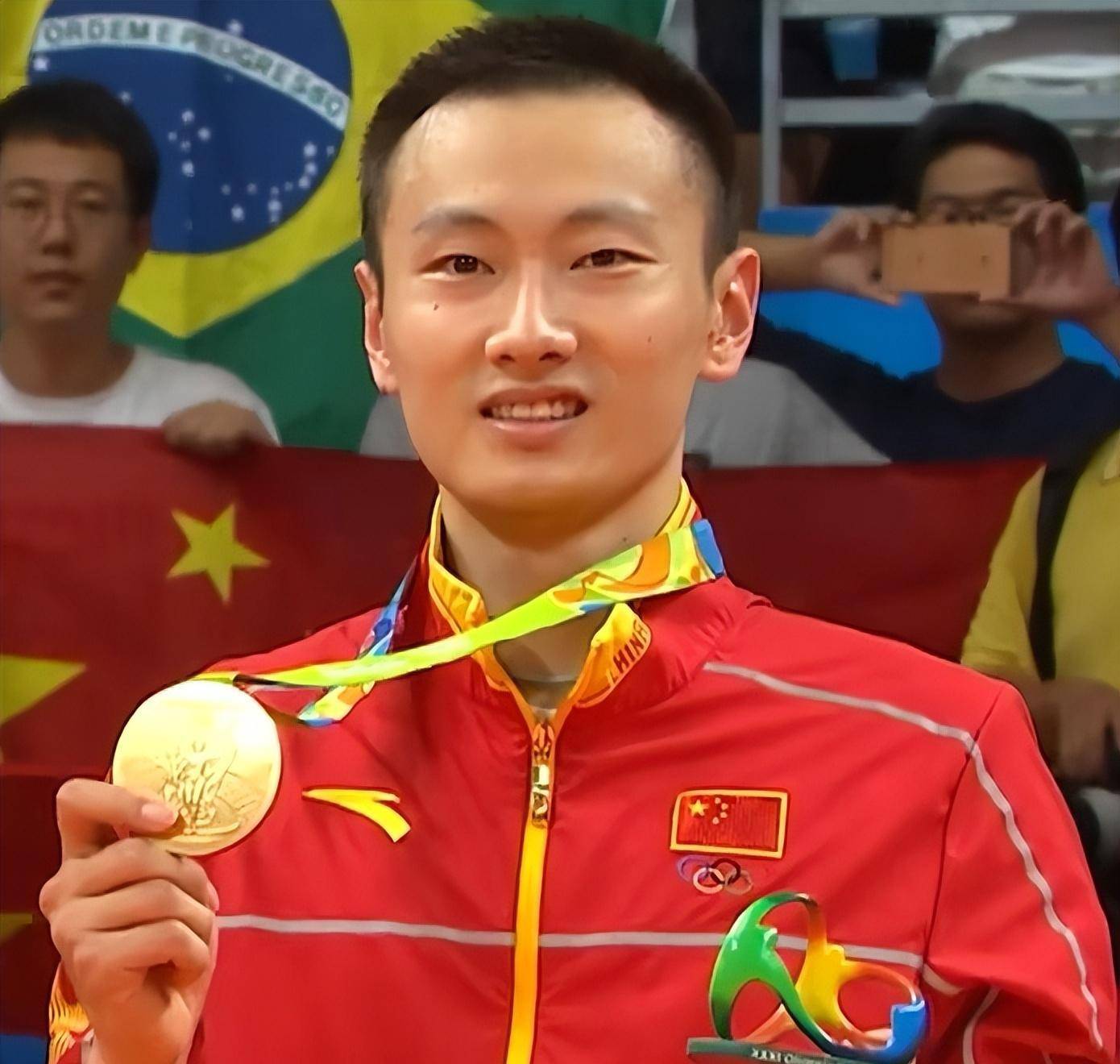 奥运冠军张楠征战瑞昌大师赛是中国羽毛球第一位职业选手?