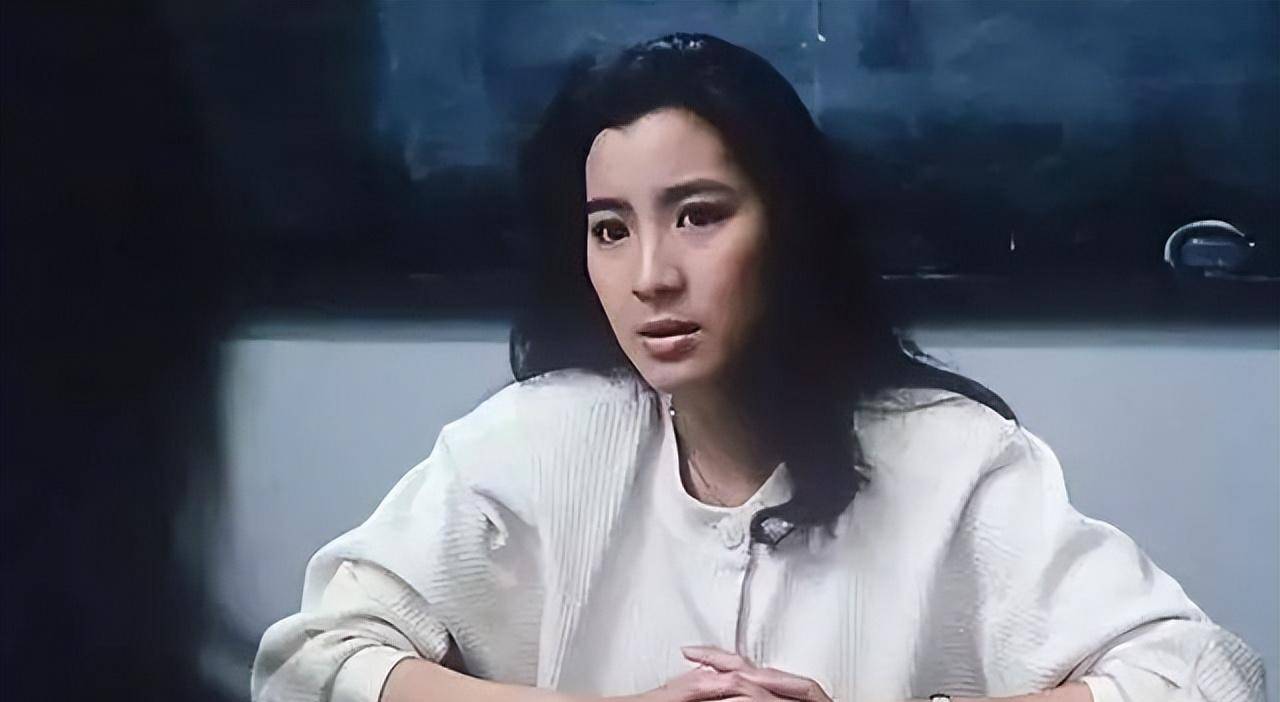 杨紫琼距离奥斯卡皇后仅一步之遥,她的前半生坎坷到你想象不完_表演奖