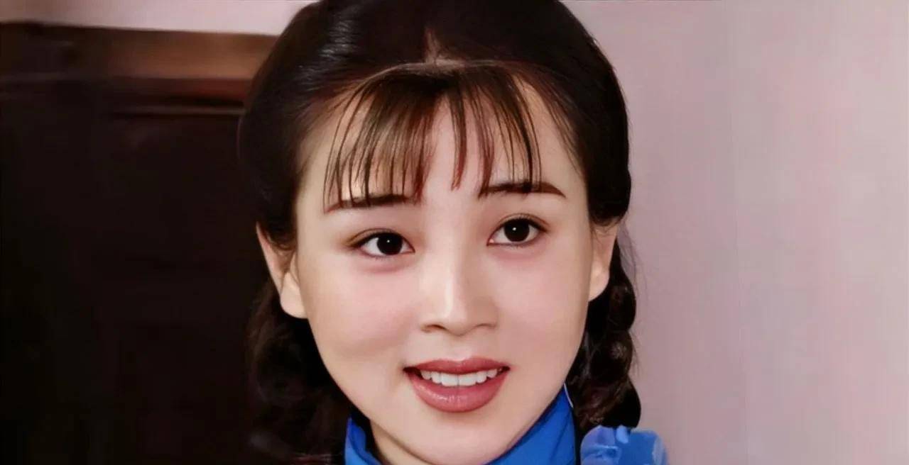 赵明明的嘴巴是歪的,但丝毫不影响她的绝世美貌,李建群和袁立都配她