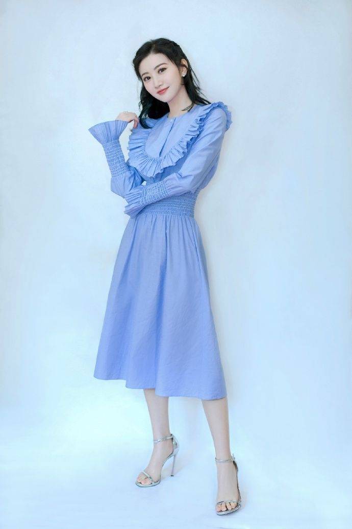 景甜蓝色束腰连衣裙优雅写真_张继科_网友_作品