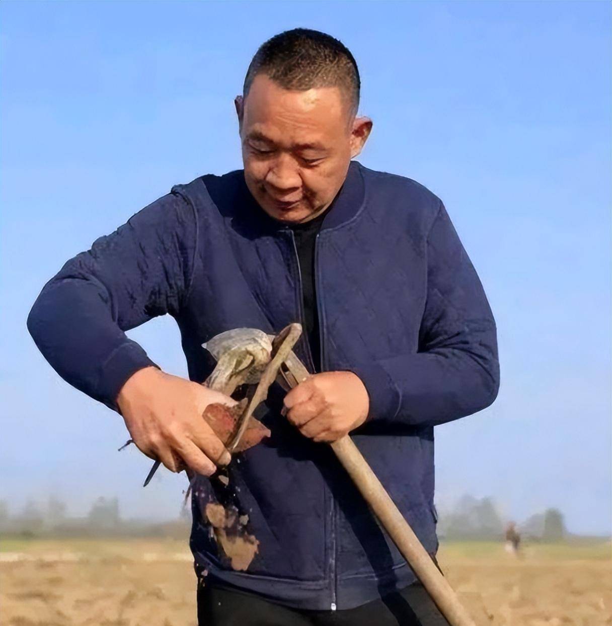 "最傻老板"于东来:95年负债30万,今身价70亿,9成利润给员工_顾客_胖子