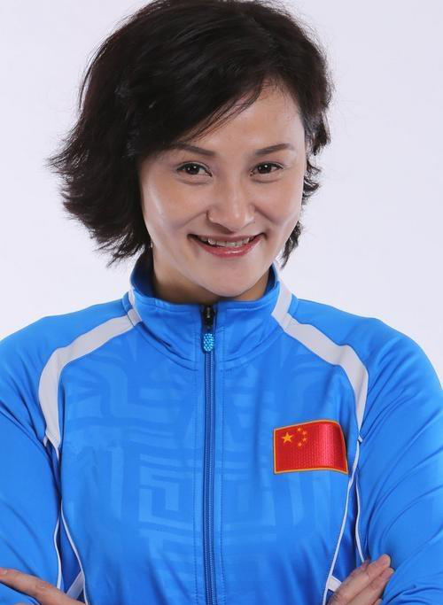 "跳水女皇"高敏:18岁成奥运冠军,卸甲归田后离婚又再婚_游泳_父母