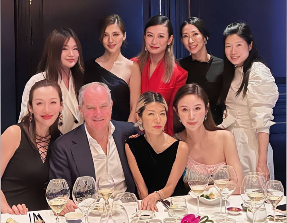 香港名媛吴千语现身名流聚会,头发精致打扮贵气十足_林峯_发展_nell