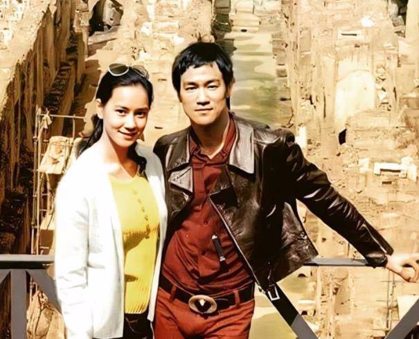 暗恋李小龙苗可秀未能如愿,纠缠有妇之夫依旧单身_合作_成龙_母亲