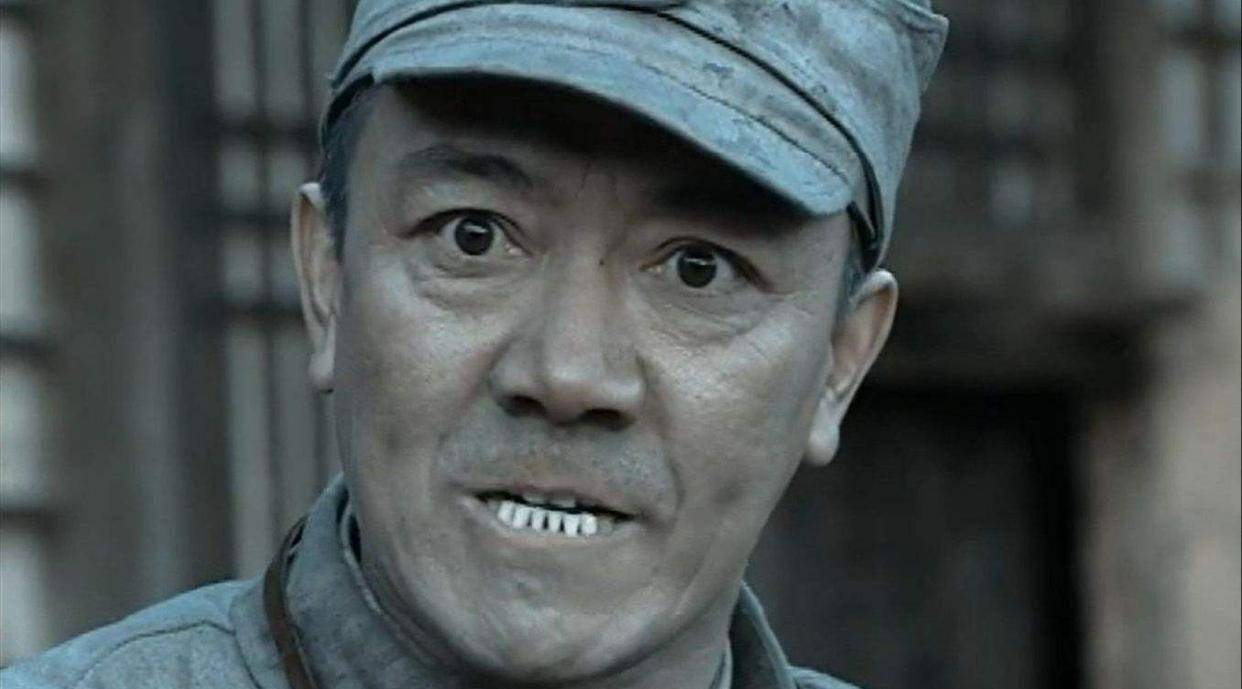 亮剑中,为何李云龙结婚当天还要查房?