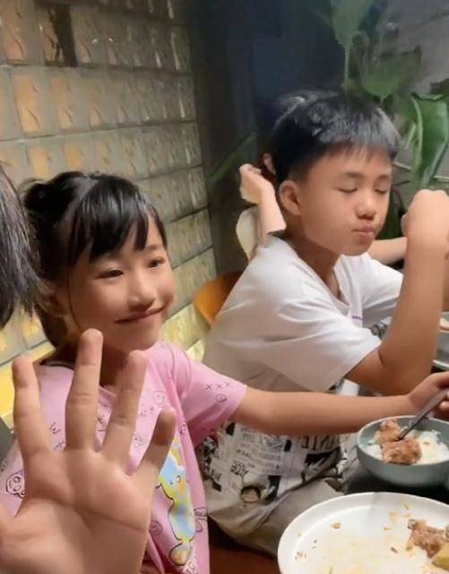 《变形计》丽姐近照曝光,都市味十足,为什么她的人生会被改变?