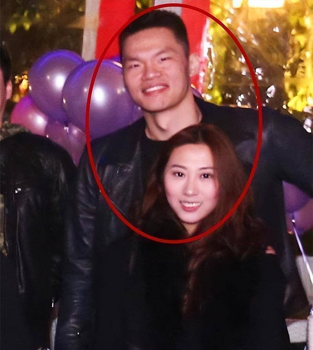 而朱芳雨一心想要和唐子乔过上安稳的生活,后来两人又生下了第三个