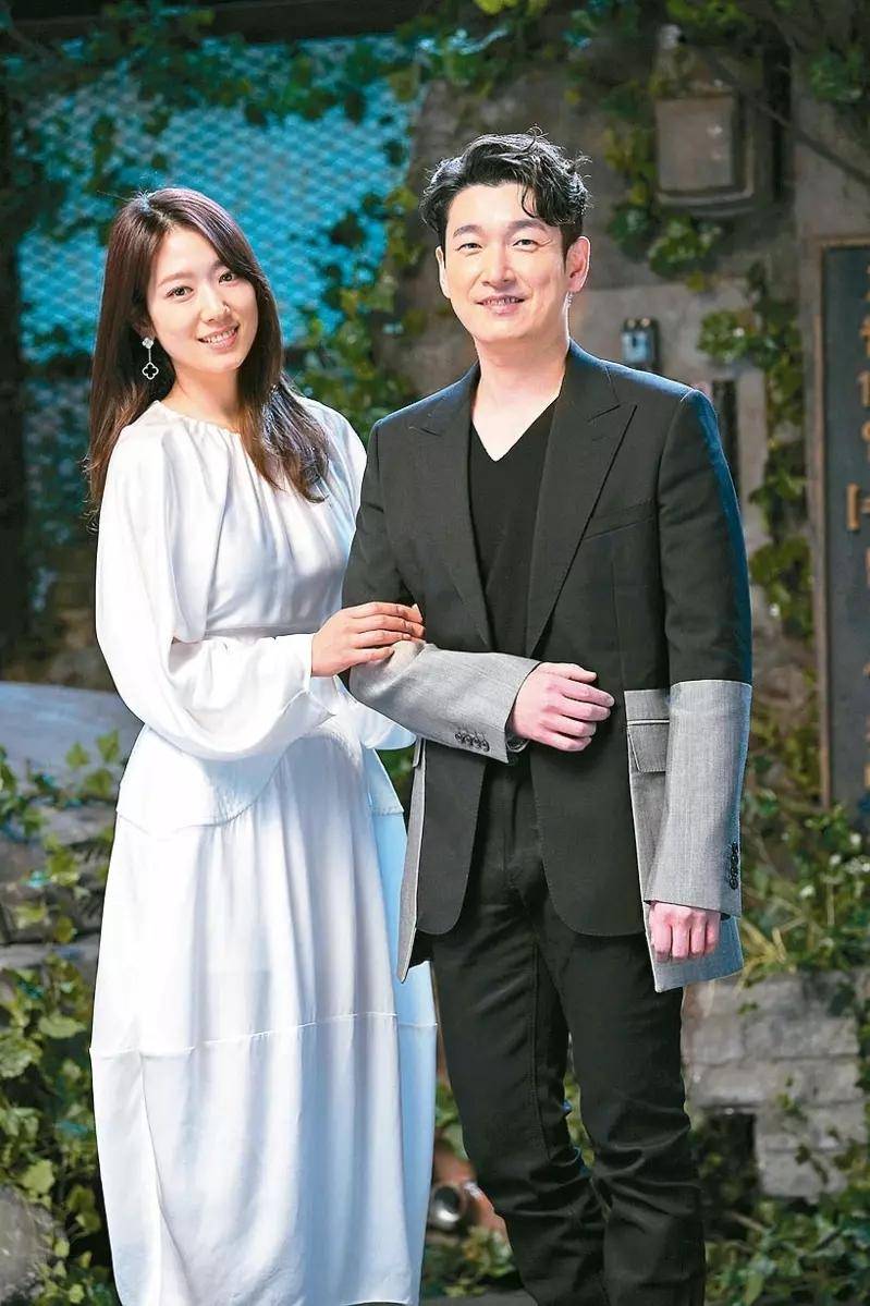 "传说中的左脚"曹承佑 夸赞朴信惠才是最强女战士_合作_防弹_歌曲