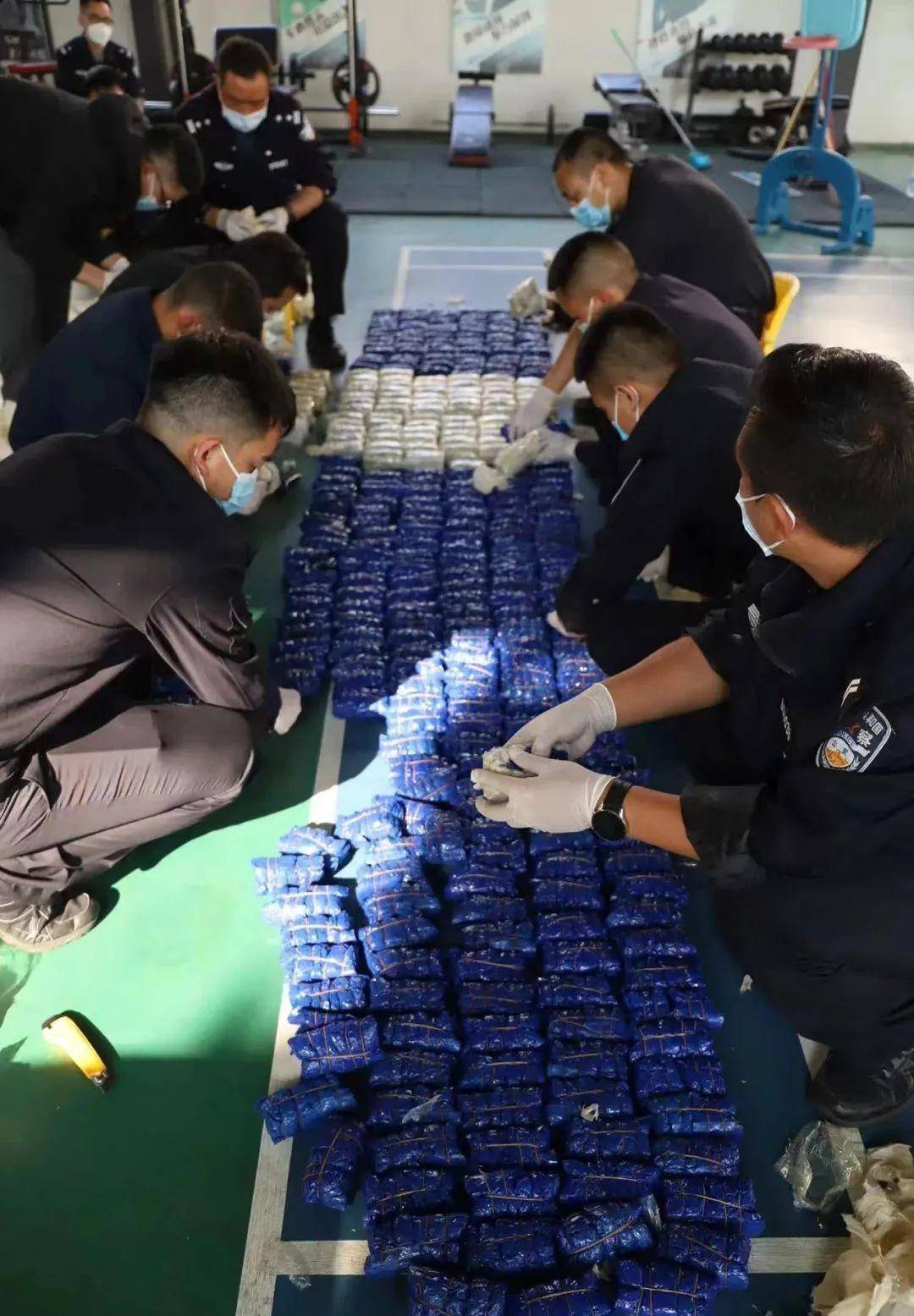 火眼金睛的移民管理警察 "边境禁毒一线,有他们!