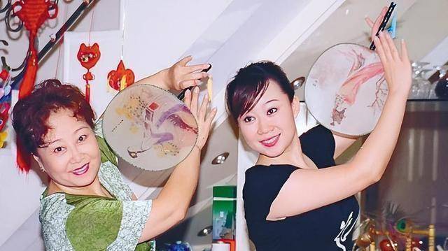《杨三姐告状》谷文月:娶残疾杂技演员,只需花5美分结婚_张玉生_北京
