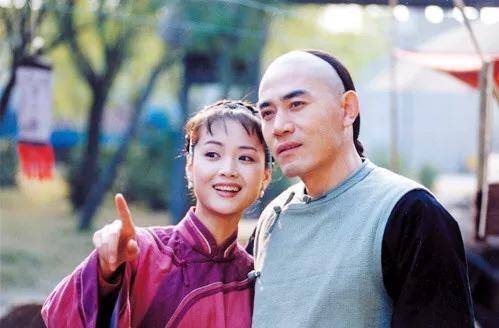 總覺得她有點像《康熙王朝》裡的淳妃.這部電視劇的老片,1994年的.