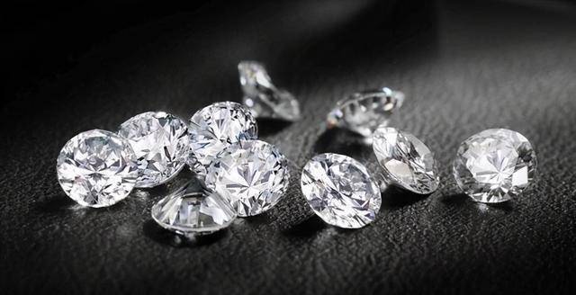 钻石最贵的多少钱(钻石最贵的多少钱烟)