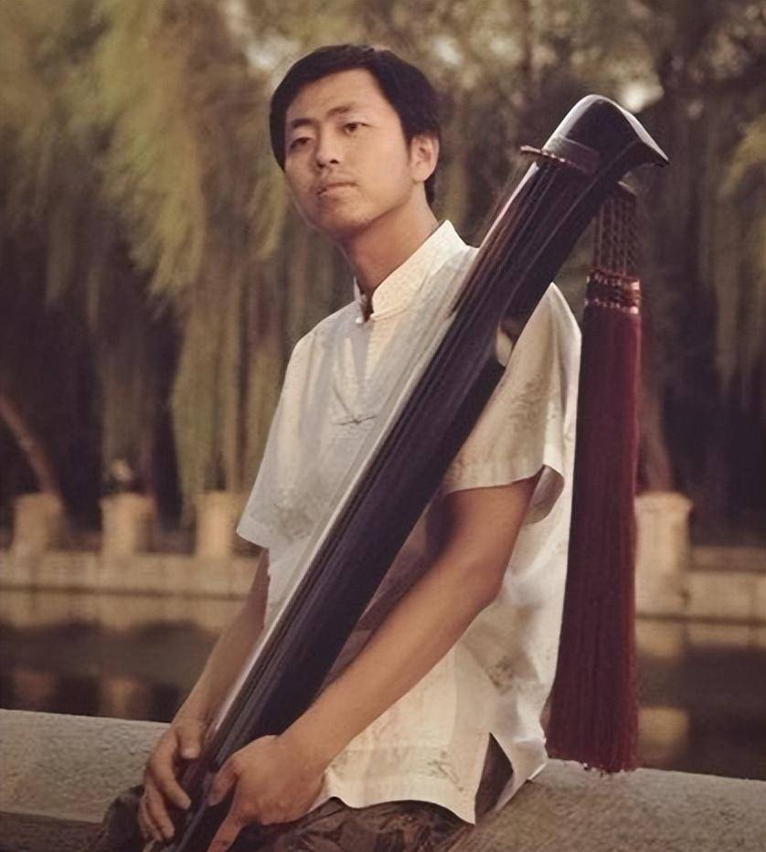 9分钟打败国外选手,20年不上班却住顶级豪宅_王昱珩_扇子_父母