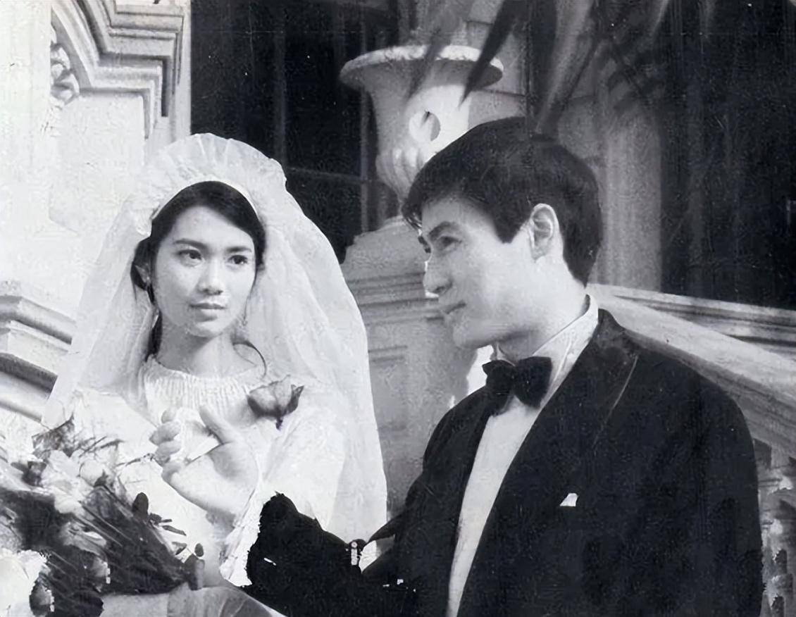 女星李芸:母亲早逝,父亲和伯父都是名演员,她出国后离婚又再婚_杜小双