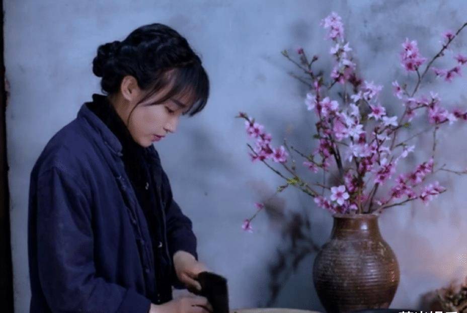 李子柒采访近照,素颜颜值让人吃惊,仙女模样不复存在_节目_生活_屏幕
