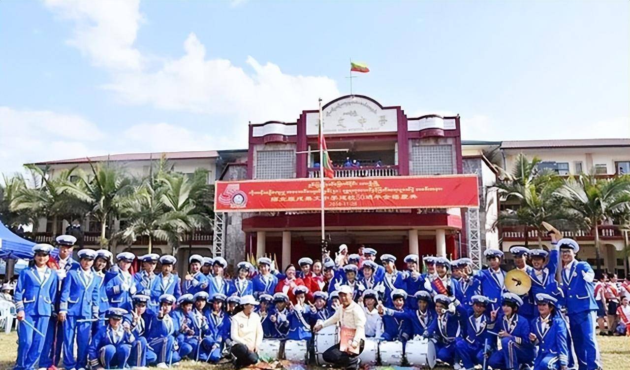 今日缅甸果敢:往日国门汉字已被更换,现使用缅文已成主流