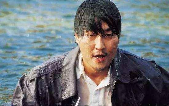 《寄生虫》的成功离不开他,虽然颜值低,但是演技却很受好评_宋康昊