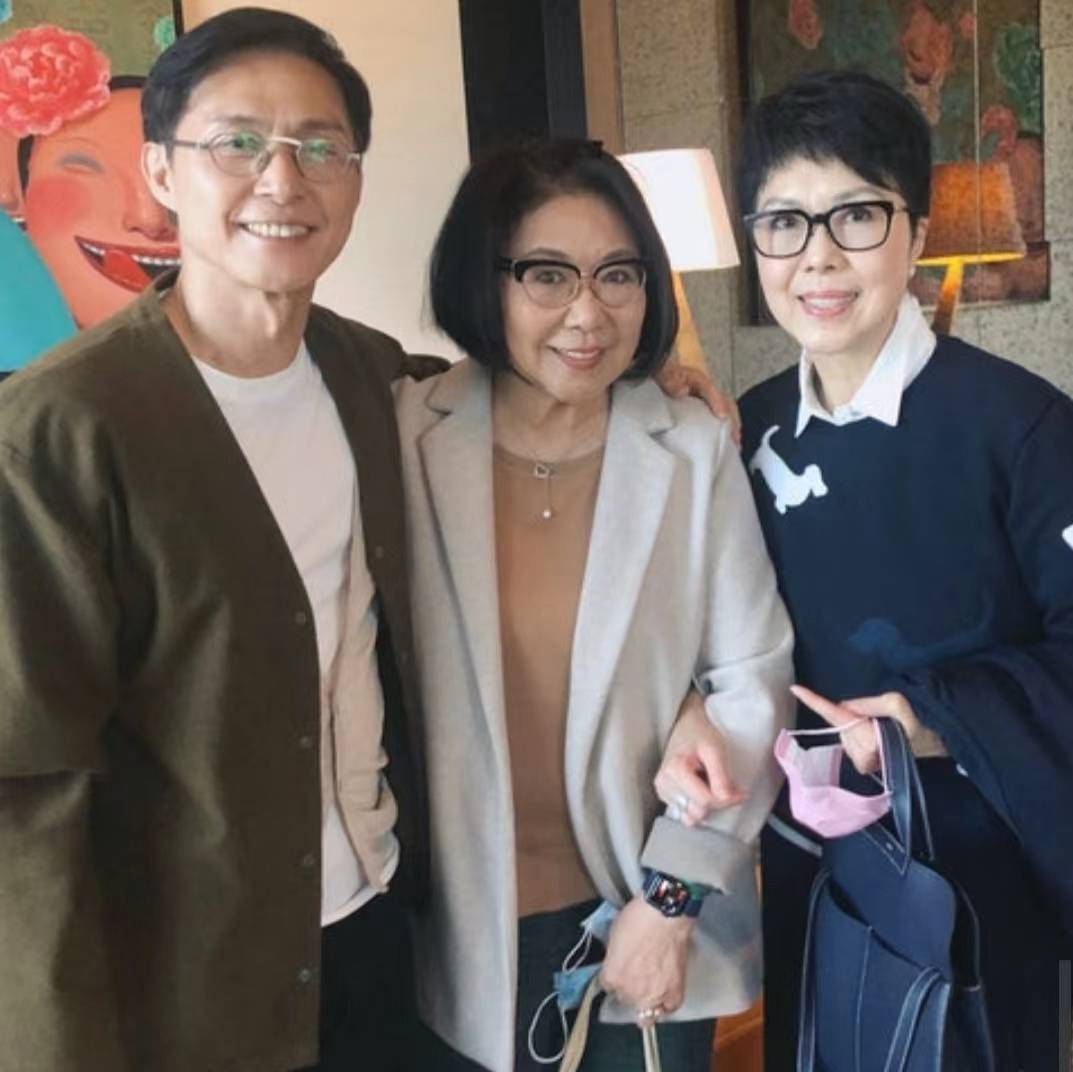 91岁香港资深绿叶近况曝光,曾为照顾患癌妻子淡出幕前_周聪_太太