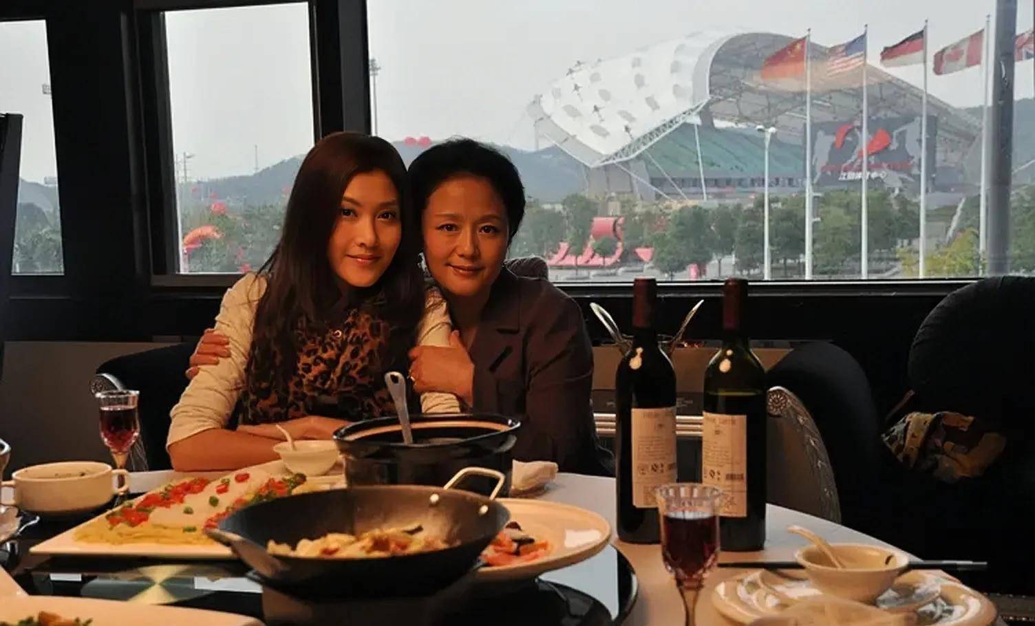 廖学秋:内地"艳妇专业户",却被前夫带了绿帽子_潘金莲_父母_丈夫