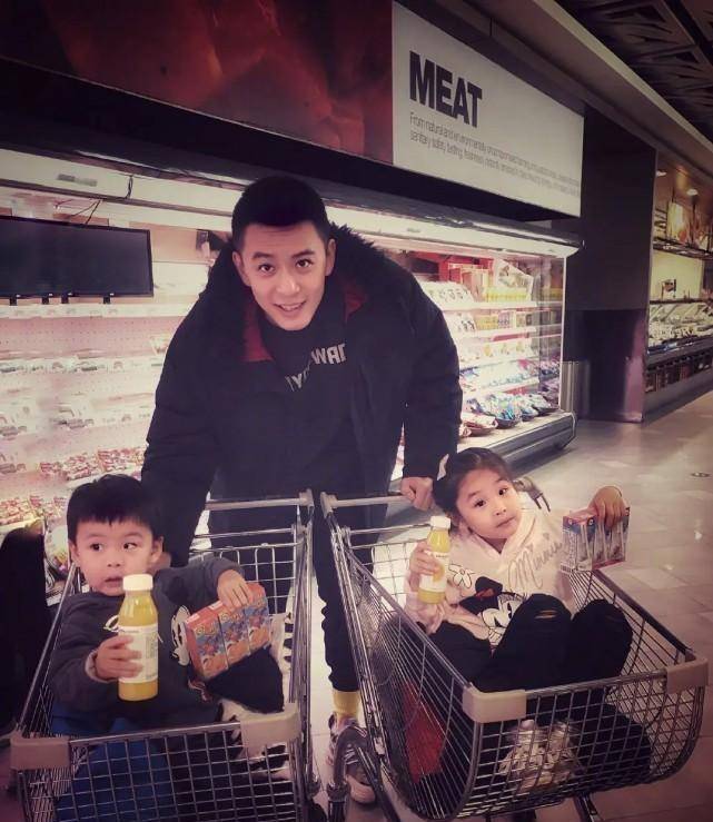 cba巅峰杨鸣被曝出轨,两夫妻多对同款,深挖杨鸣的爱情_妻子儿女_女人