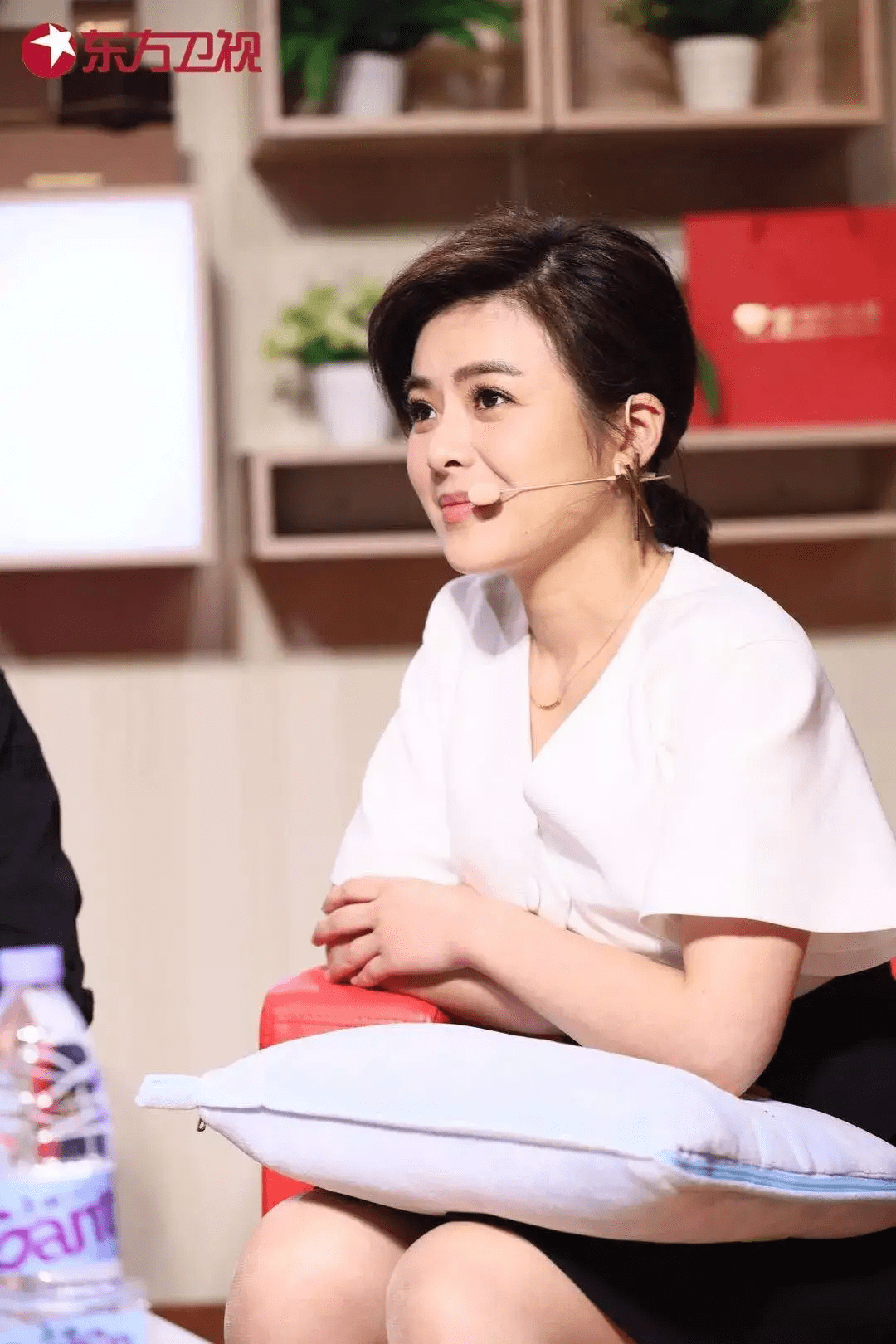 陈辰和程雷分手后大相径庭,她事业家庭双丰收,他娶小18岁娇妻_陈晨