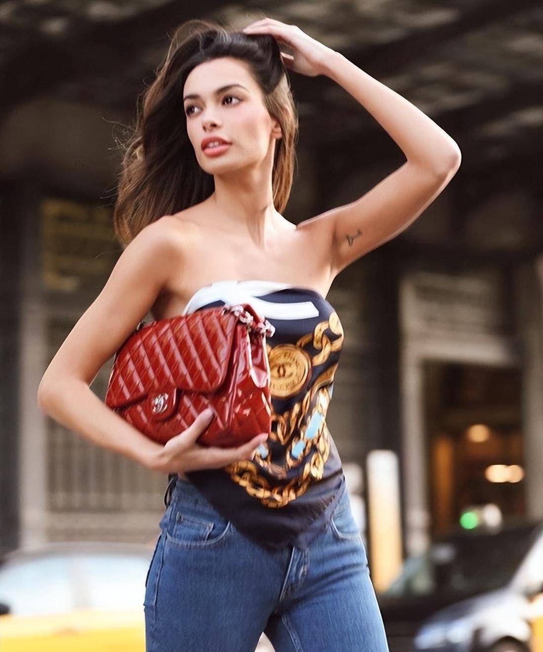 值得巴西后卫追3次的女子joana sanz_达尼·阿尔维斯_老婆_老公