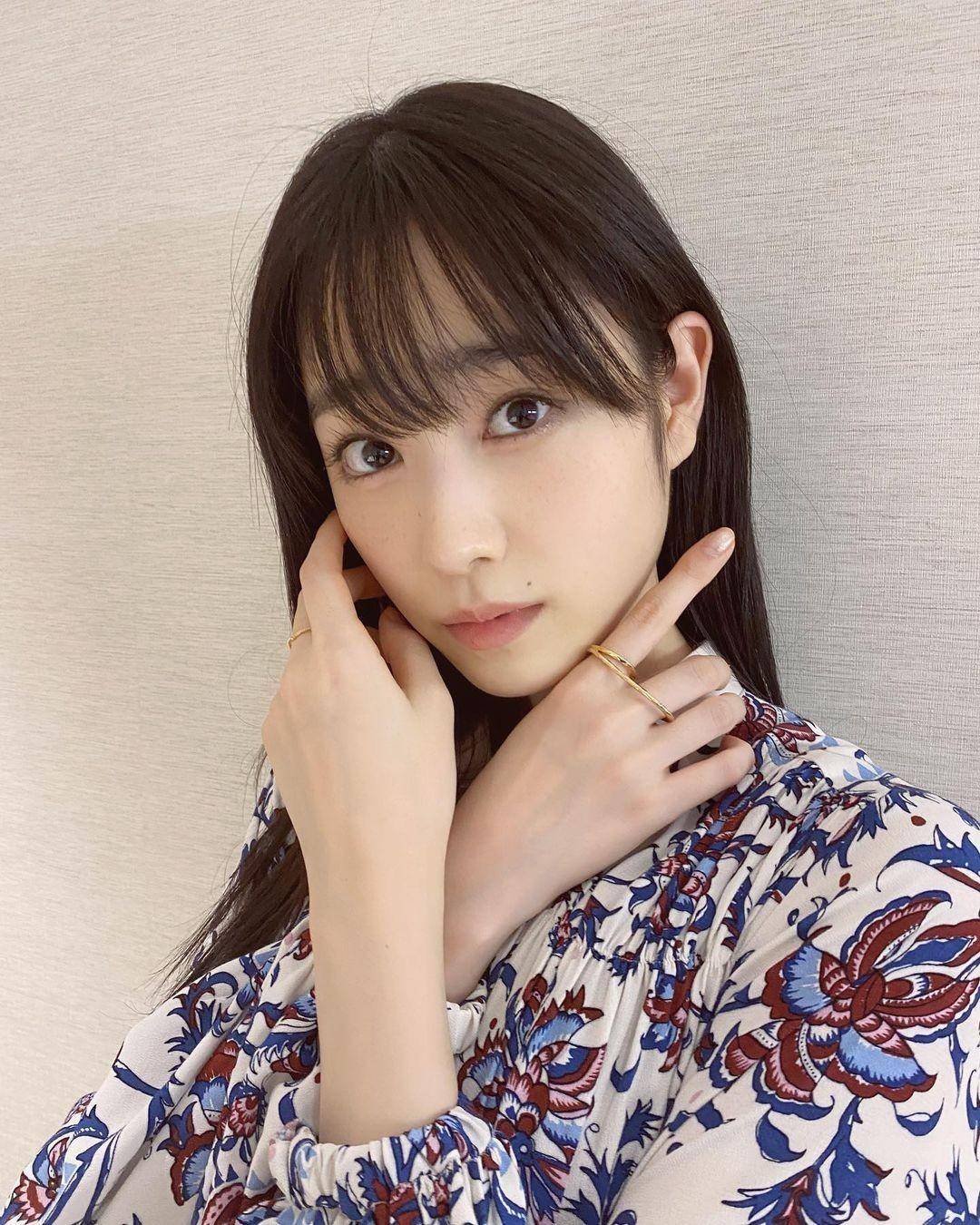 国民美少女,像小动物般惹人疼,甜萌灿笑更是散发着满满初恋感_气质