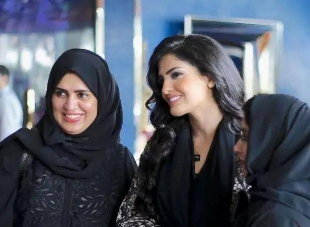 04沙特阿拉伯的开国国王阿卜杜勒·阿齐兹(abdulaziz)娶了38位妻子,育