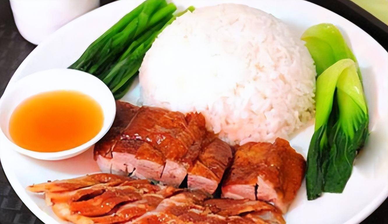 广西女子点了一份13元的烧鸭饭,以为捡到宝,吃了一口,气乐了_鸡腿_商