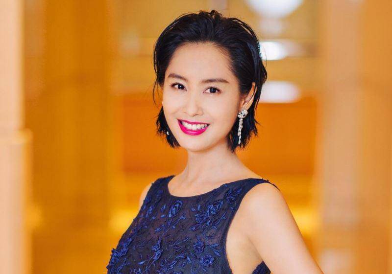 朱茵近照曝光,眼窝深陷初现老态?网友:青春结束了_紫霞_生活_视频