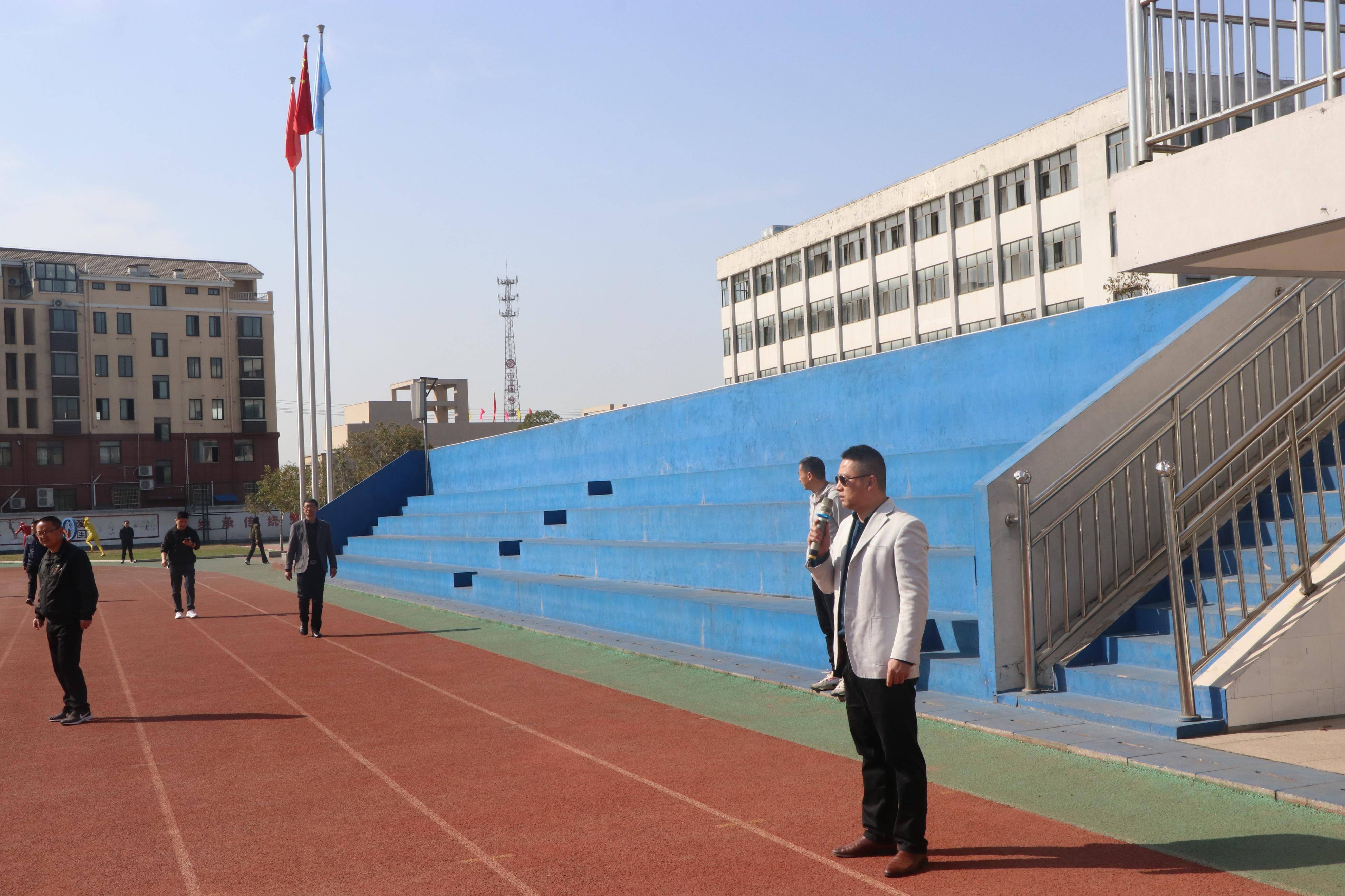 大渡口中学开展防震减灾应急疏散演练活动