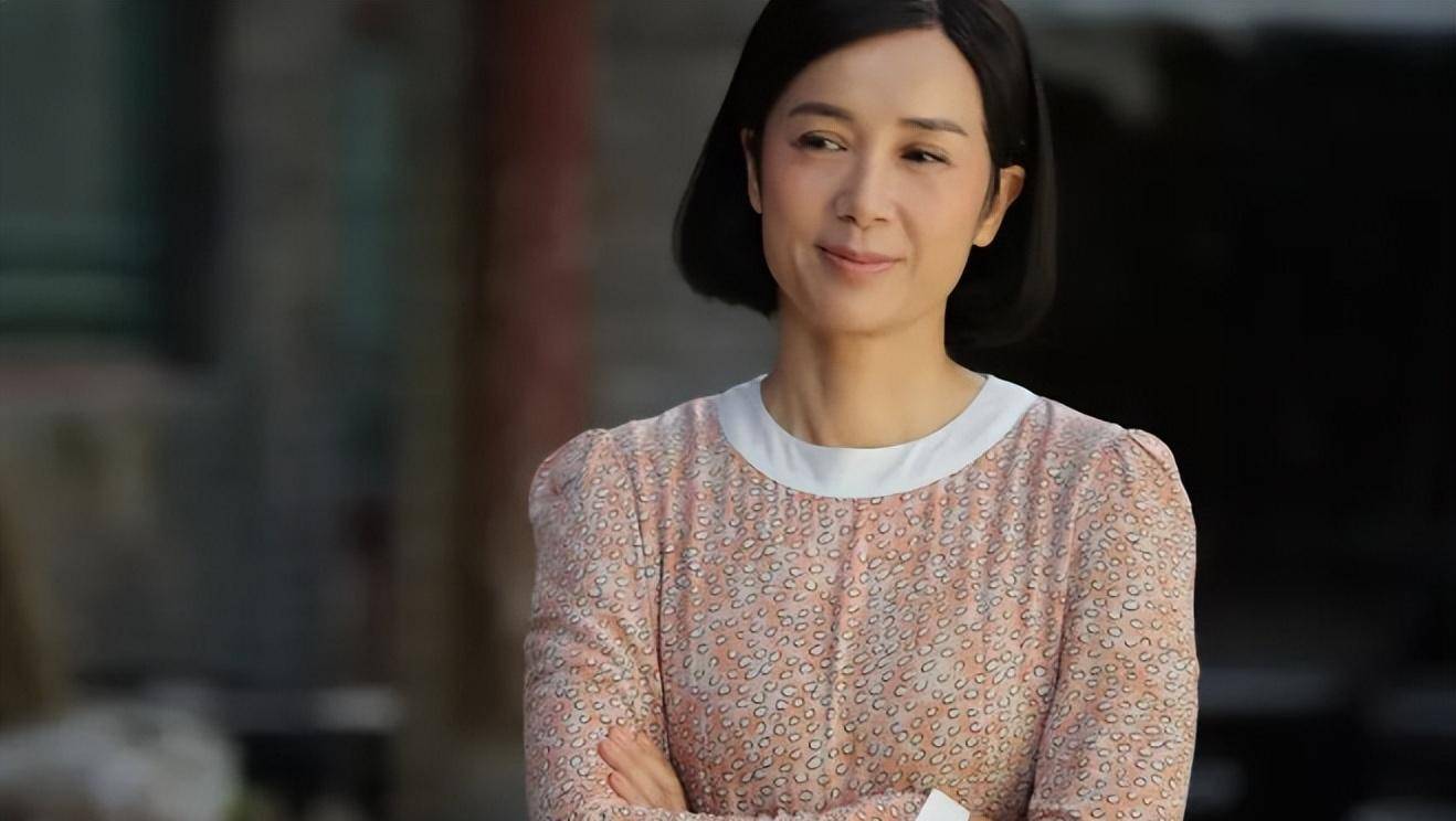 没想到,3月才开始,56岁的蒋雯丽竟以这样的方式,败光观众缘_因为_脖子