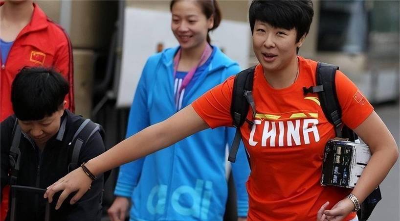 紧张备战亚俱备的兼职教练丁霞,而远一些的黄金一代转型教练,比如杨昊