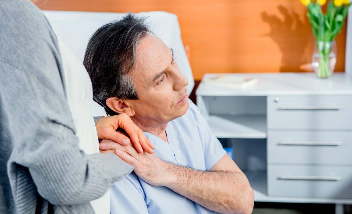 生病了不要随便告诉别人,反正就是不好,上年咱们姨夫肾结石,都好了一