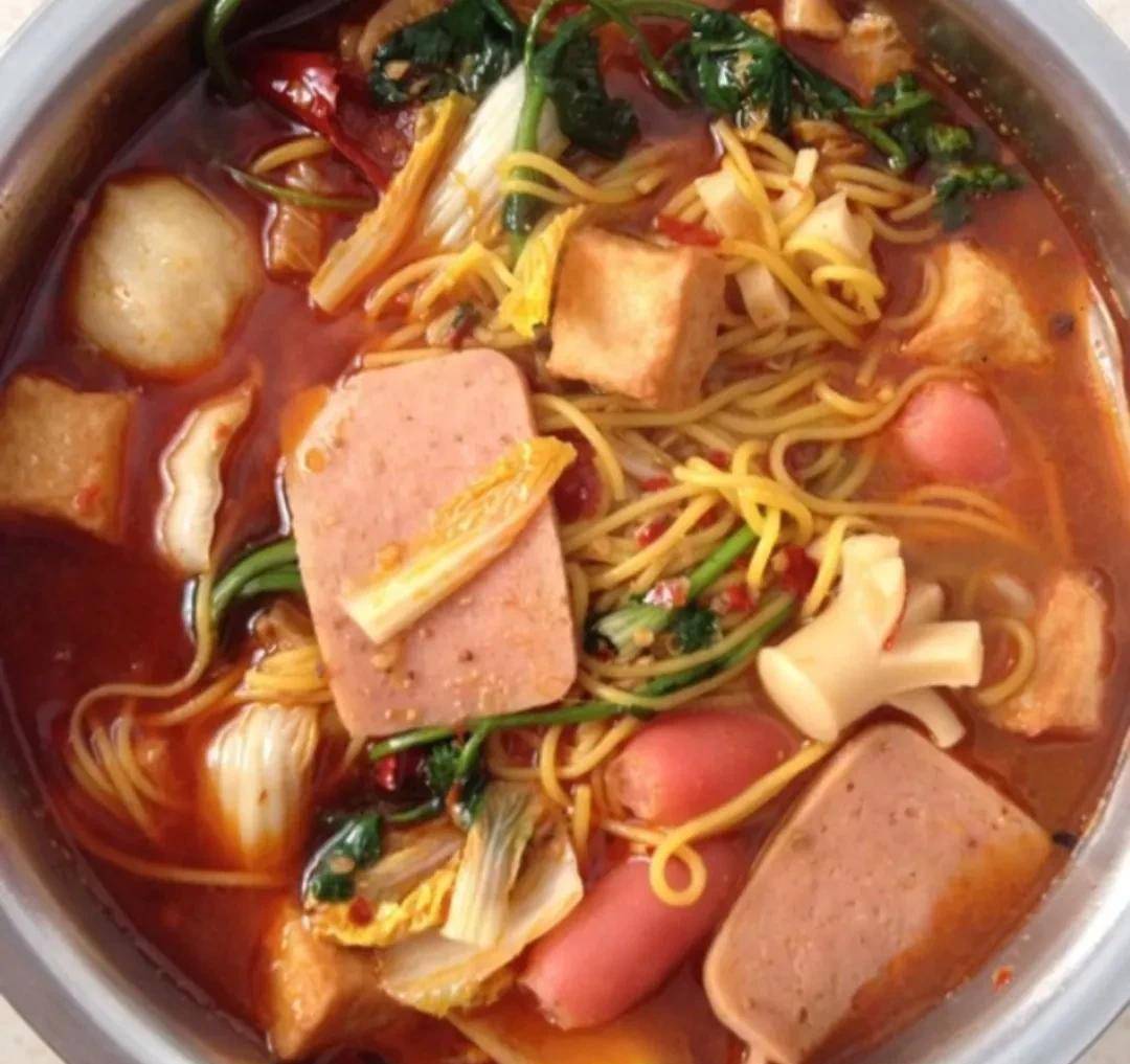 不管麻辣烫如何做,只要放上一勺立即麻辣鲜香,让你越吃越爱吃