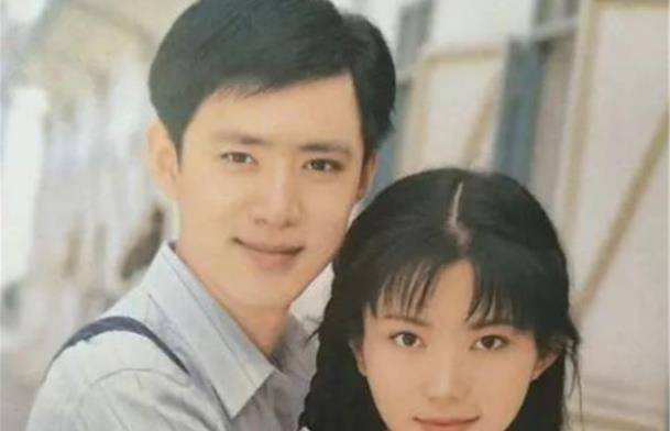 她是黄晓明初恋,33岁患病离去穿婚纱下葬,李姐姐任泉哭成泪人_李钰