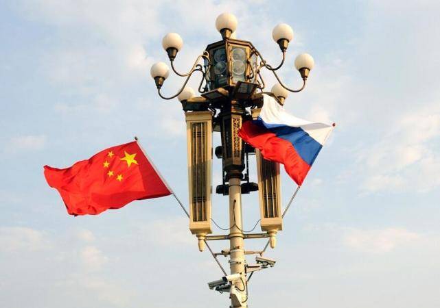 普京宣布以中国方案为和谈基础，美英法德想加入，俄：你们没资格