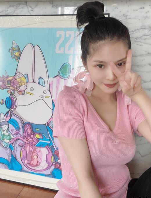 杜淳首次过父亲节好开心,王灿的近照引关注,当妈的痕迹太明显_孩子