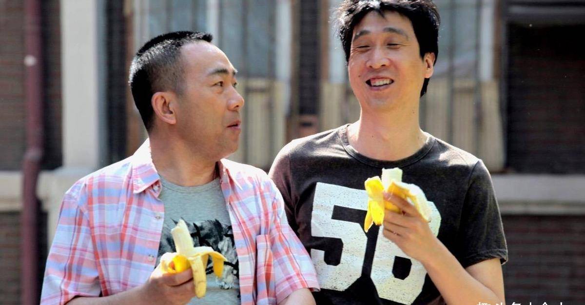 杨议带杨少华兜风,豪宅大到直接在客厅骑摩托,娱乐圈隐形富豪?