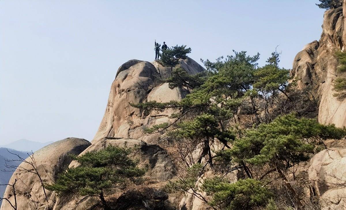 除了五蓮山之外,大青山也是不能錯過的,這裡可以飽覽高山峽谷,可以近